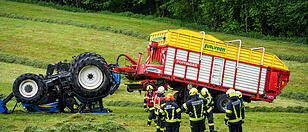 Riesenglück bei Unfall mit Traktor
