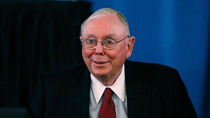 Warren Buffett confidant Charlie Munger dies at 99