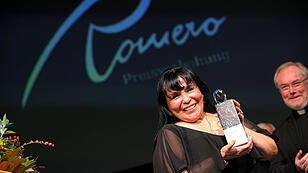 Mayra Orellanas mit dem Romero-Preis geehrt