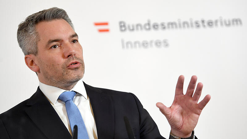 Neos und FPÖ fordern Rücktritt Nehammers