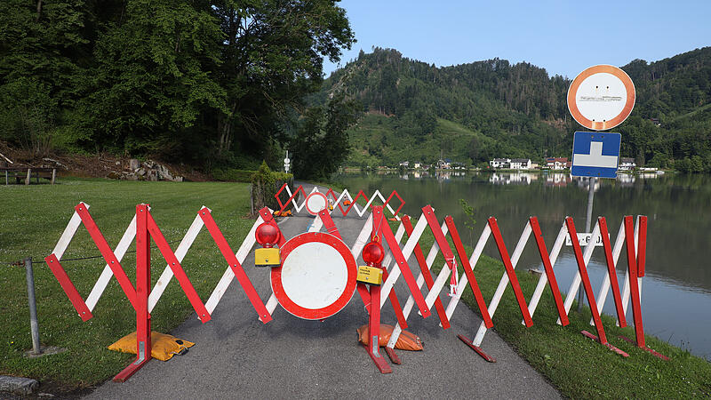 Felssturz - Donauradweg bei Hartkirchen  gesperrt