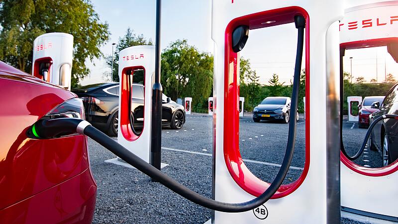 Tesla: 10,000 superchargers built in Europe
