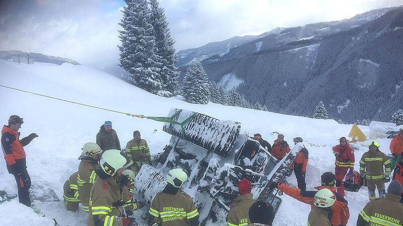 Elf Verletzte bei Schneeraupen-Unfall