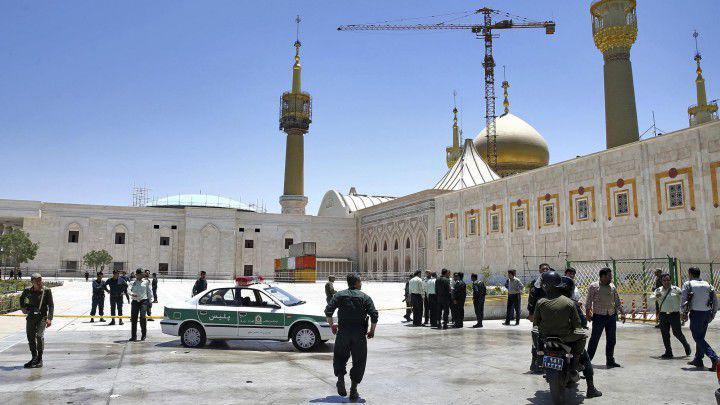 Doppelanschlag auf Parlament und Khomeini-Mausoleum erschüttert Iran