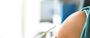 Apotheker gegen Ärzte: Der lange Streit um das Impfen