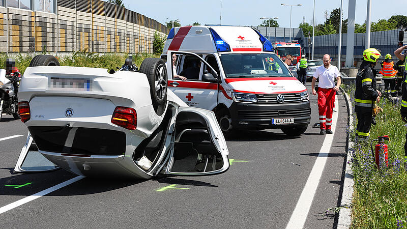 BMW überschlug sich auf der Wiener Straße