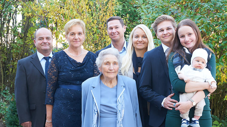 Das schaffen nur ganz wenige Familien: Fünf Generationen auf einem Foto