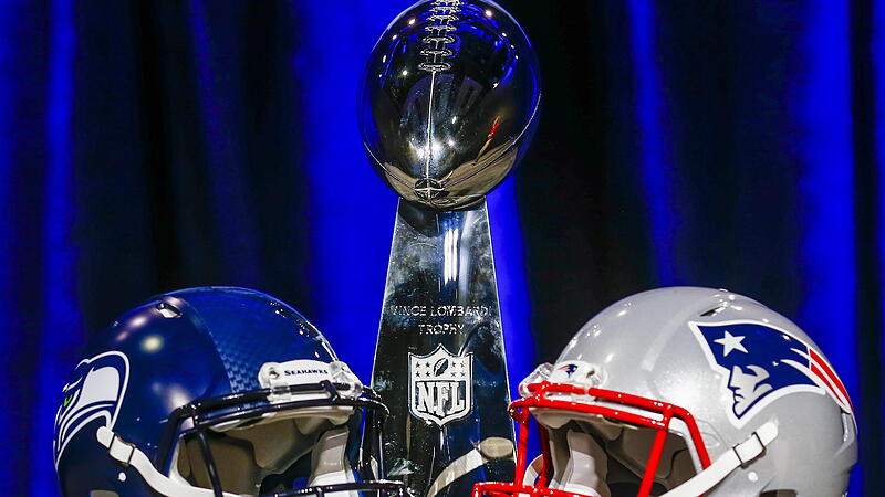 Super Bowl XLIX Vince Lombardi Trophy New England Patriots Seattle Seahawks