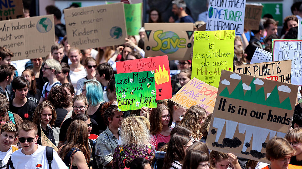 Linzer Klima-Demo: "Wir verpassen den Unterricht, ihr die letzte Chance"
