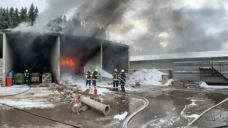 Fire in the Liebenau waste center extinguished