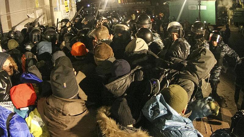 Dutzende Verletzte bei Polizeieinsatz in Kiew