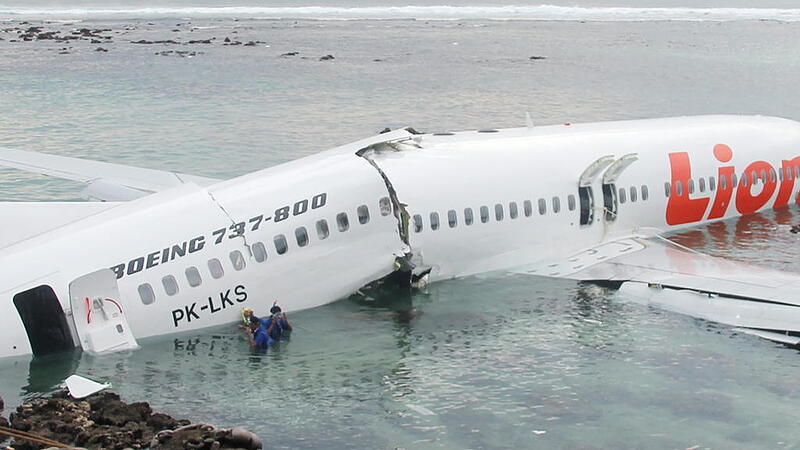 USA: Pilot wollte Flugzeug mit 80 Passagieren crashen – Festnahme