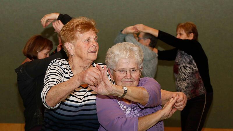 Agile seniors dance into spring