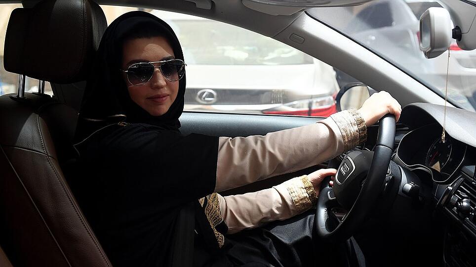 Frauen dürfen in Saudi-Arabien erstmals hinters Steuer