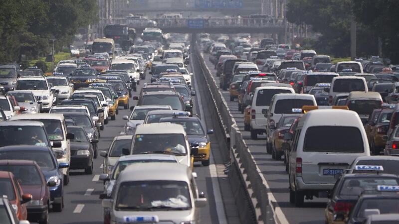 China verbietet im Land den Bau von 553 Benzinfressern