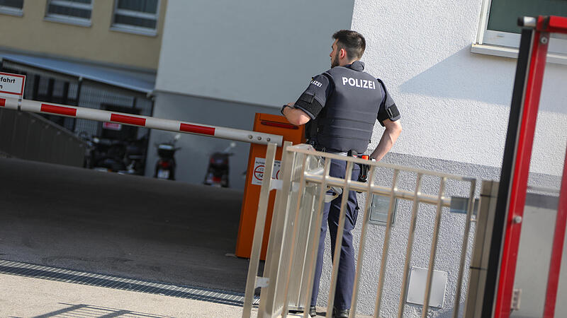 Fotos: Großeinsatz der Polizei beim Klinikum Wels sorgte für Aufsehen, Wels, 06.06.2018