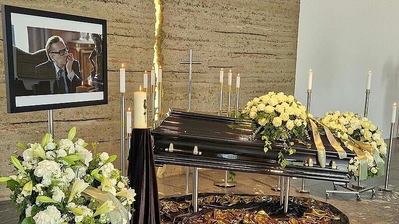 Farewell to Helmut Berger: coffin laid out in Salzburg