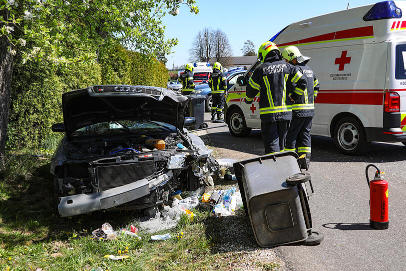 Vier Verletzte bei Autounfall in Vorchdorf