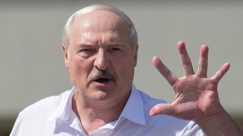 Weißrussland: Wladimir Putin sichert Lukaschenko Militärhilfe zu