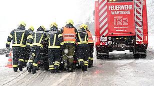 Feuerwehren im Dauereinsatz nach Wintereinbruch: "Waren darauf vorbereitet"