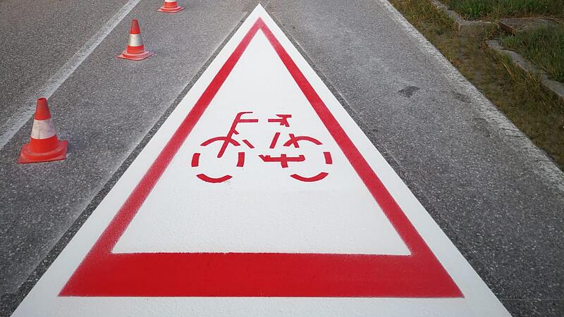 Pilotprojekt mit neuen Radweg-Markierungen
