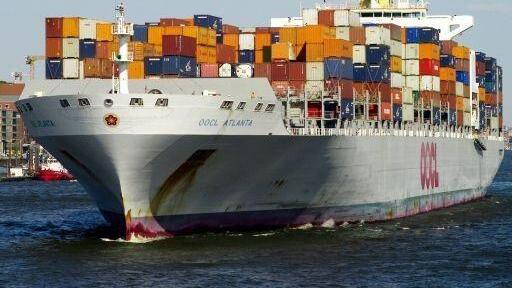 Container Schiff Mülltransport