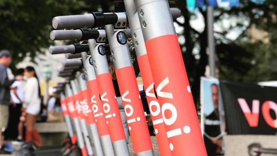 Es wird enger auf den Linzer Wegen: Mit VOI startet neuer Scooter-Verleih