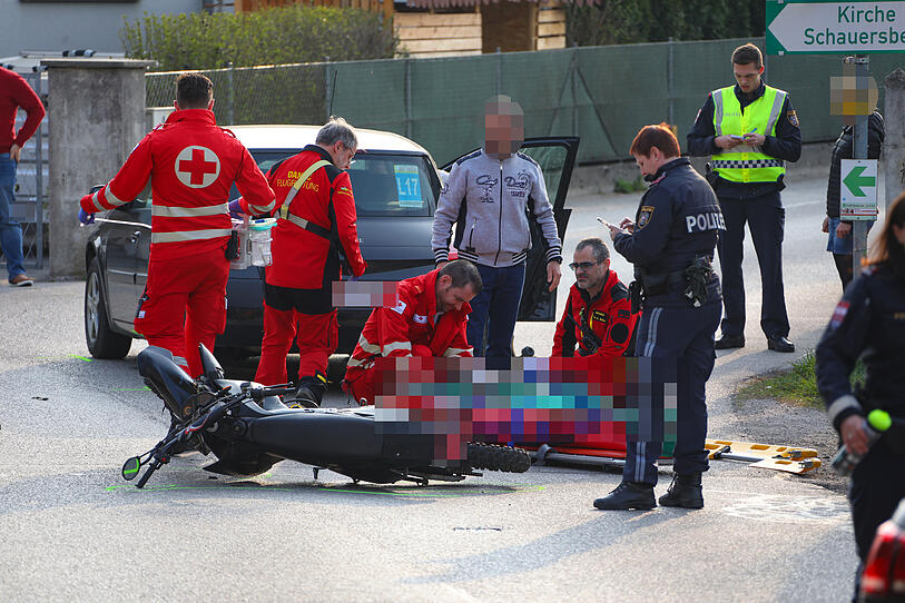 Mopedlenker bei Unfall in Thalheim schwer verletzt