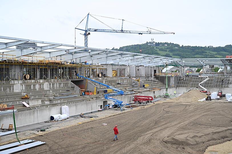 Neues Blau-Weiß-Stadion: Ein Rundgang auf der Baustelle