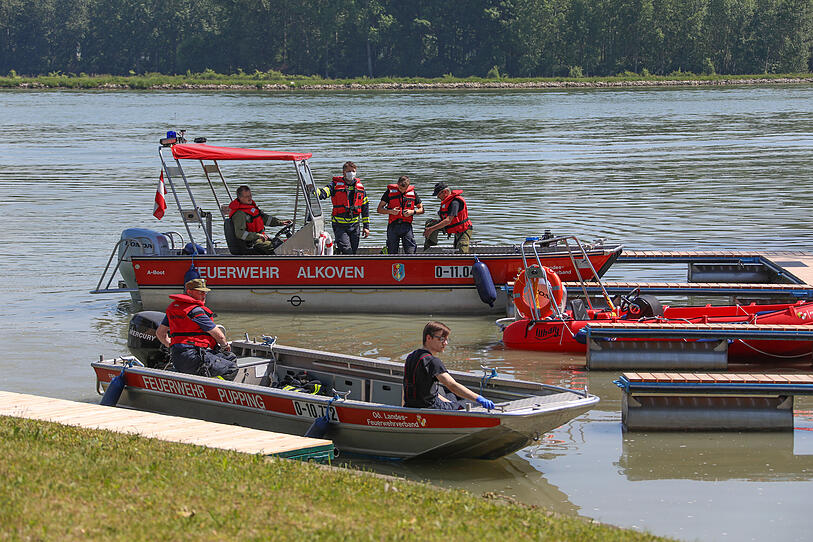 Großeinsatz nach Bootsunfall: Zwei Männer aus Donau gerettet
