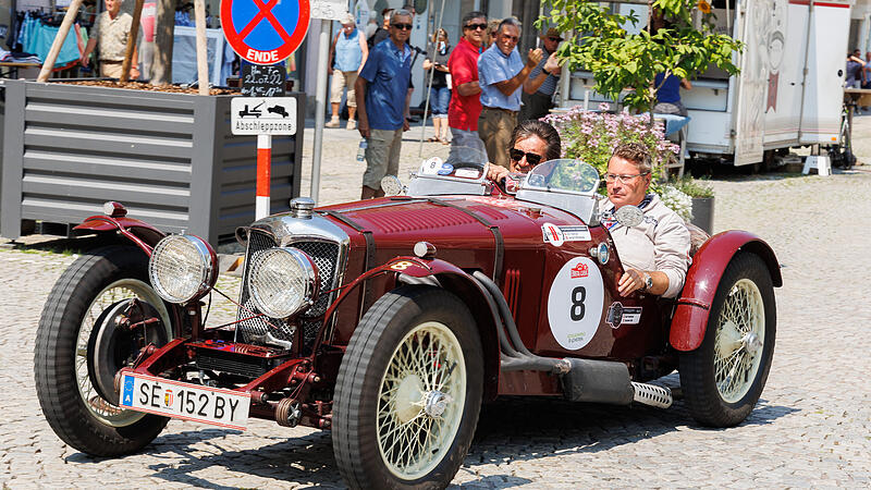 Autos von damals auf den Straßen von heute: Oldtimer sind wieder zu Gast in  Steyr