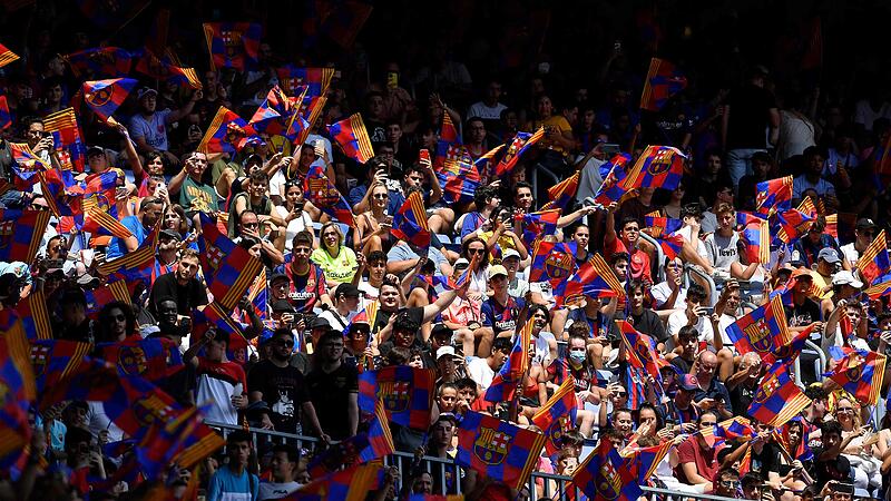 60.000 Fans im Camp Nou huldigten Lewandowski