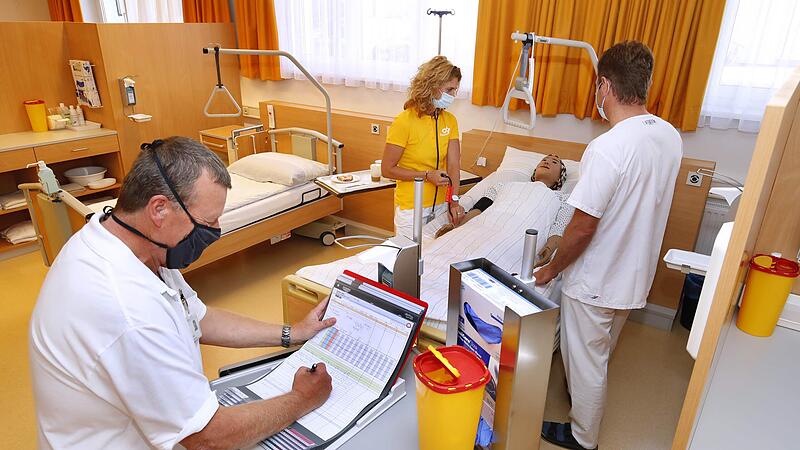 Krankenpflegeschule in Bad Ischl feiert ihr 50-jähriges Bestehen