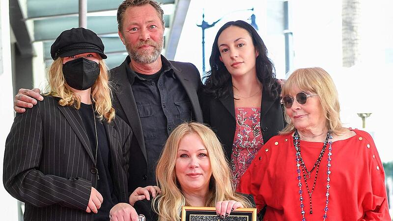 Star for Christina Applegate – with many tears