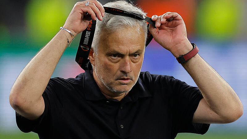 Mourinho outbursts of anger after losing the Europa League final