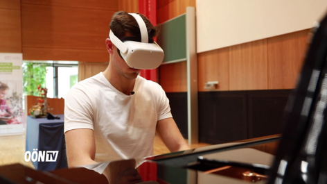 Klavierspielen lernen mit Virtual-Reality-Brille