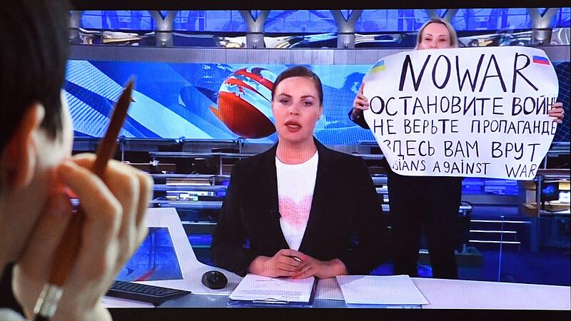 RUSSIA-UKRAINE-CONFLICT-TV-PROTEST