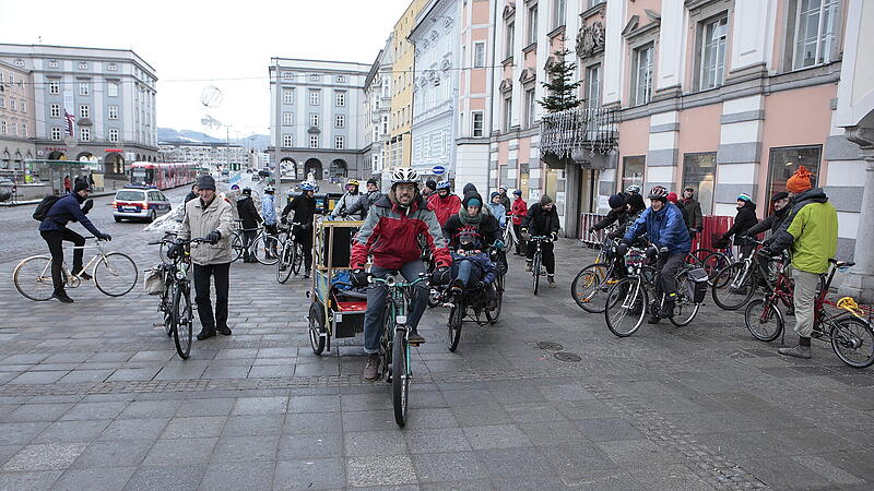 Linz schafft neue Abstellplätze für Fahrräder