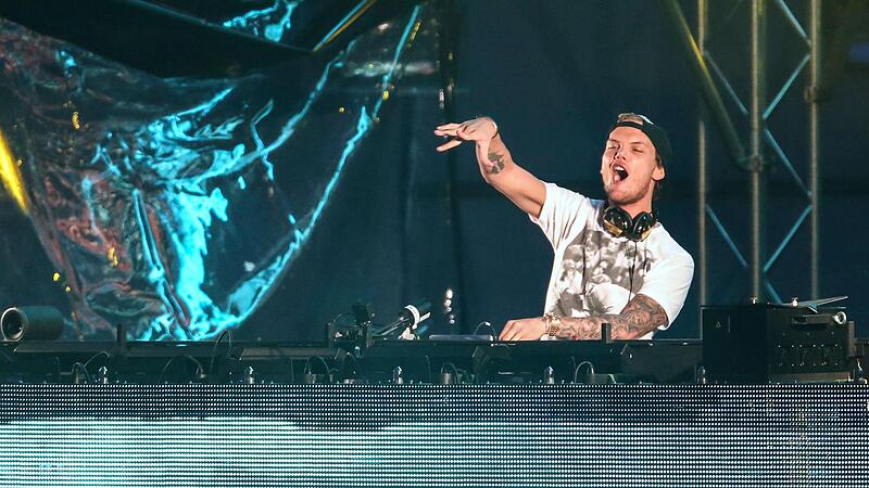 Tausende Fans trauern um DJ Avicii
