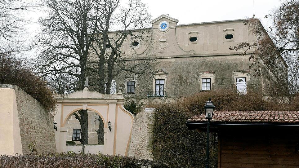 Dreifach-Mord: Graf gestand die Bluttat im Schloss