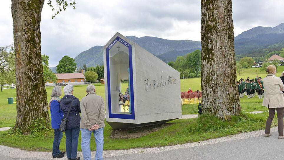 Infarkt überlebt: Scharnsteiner ließ eine Kapelle in Kristallform errichten