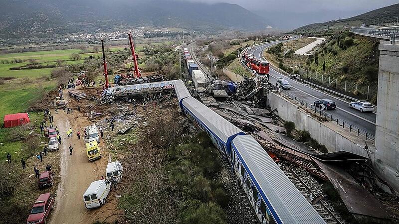36 dead in train crash in Greece: Transport Minister resigned