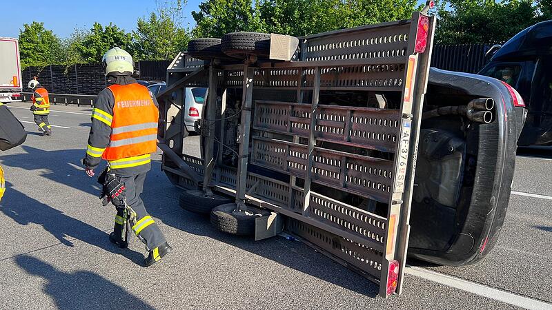 Trailer overturned on the A1