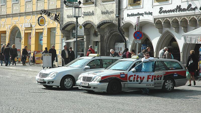 Verzweifelte Suche nach Fahrern: In Steyr steht bereits jedes vierte Taxi still