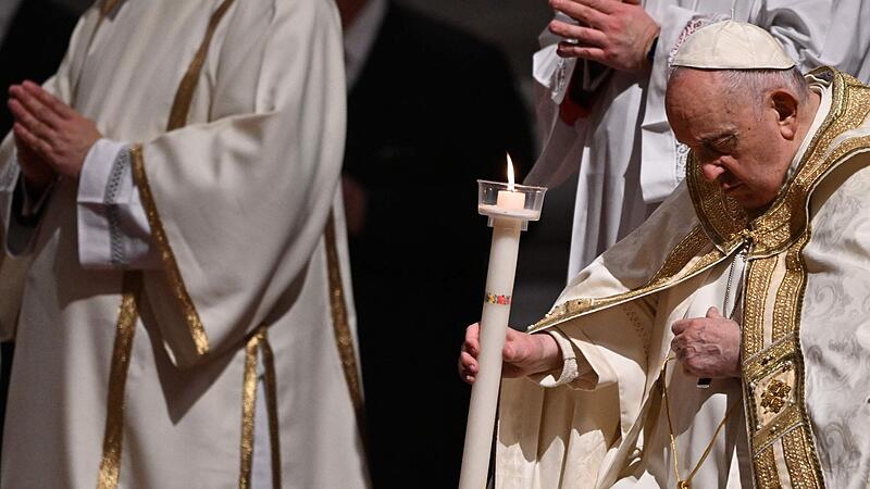 Papst feierte im Petersdom Osternacht