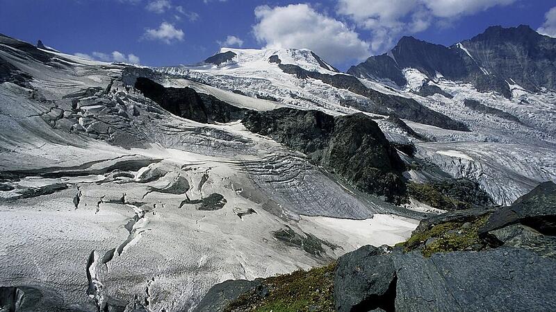 Bones found by alpinists more than 50 years after accident