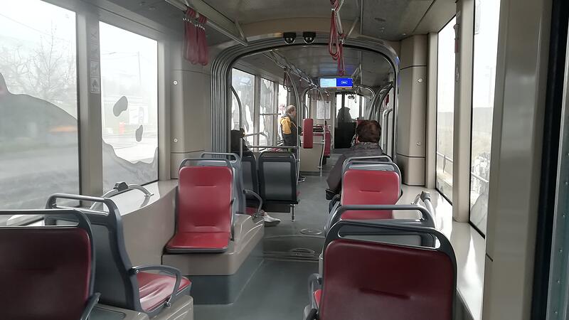 Ungewohnt leer: 80 Prozent weniger Fahrgäste bei den Linz Linien
