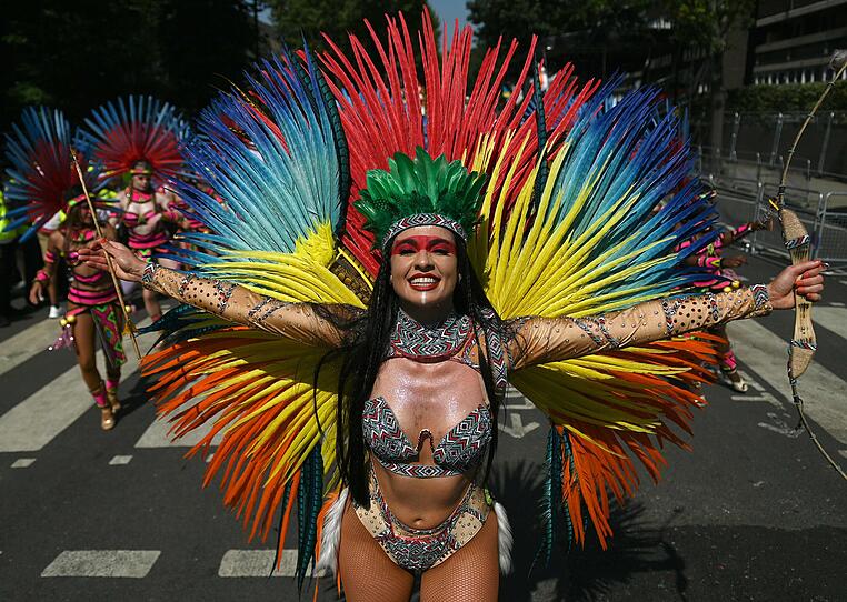 Tanzen, Glitzern und Schwitzen beim Notting-Hill-Karneval in London