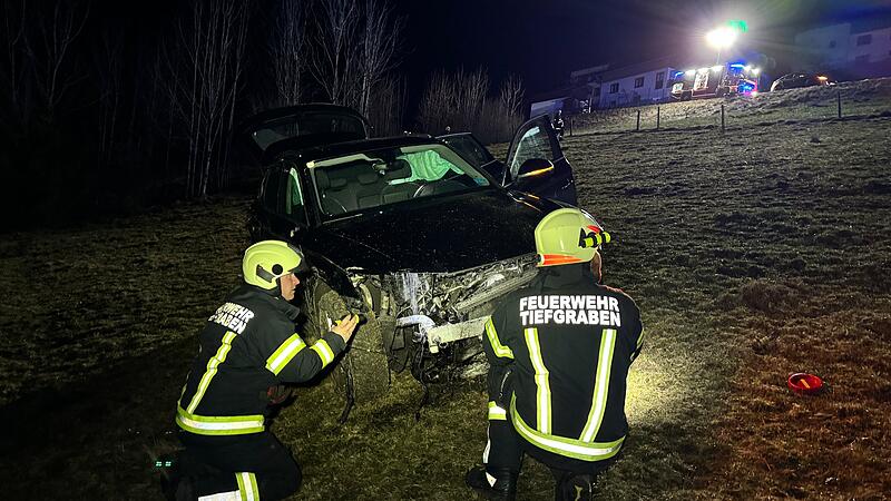 Pkw am Mondseeberg abgestürzt: Schnelle Hilfe dank Auto-Notruf