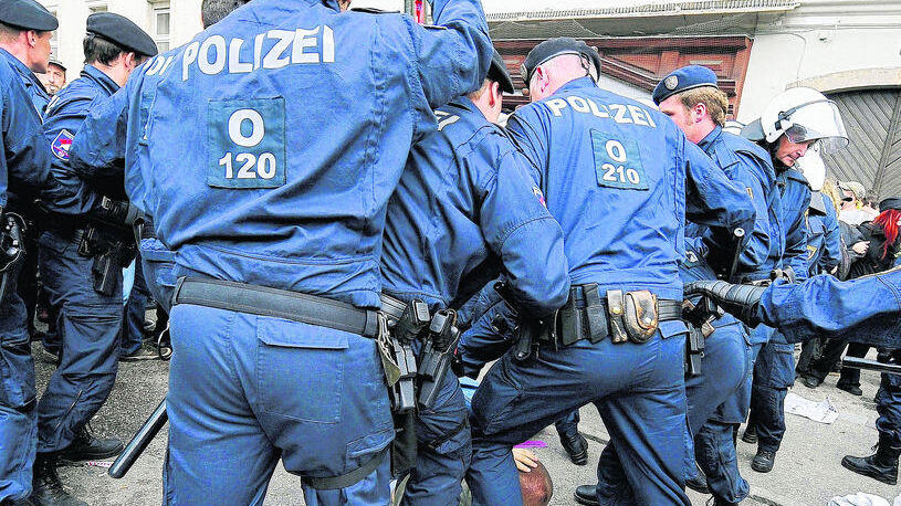 Mai-Demo: Vorwürfe gegen Linzer Polizisten
